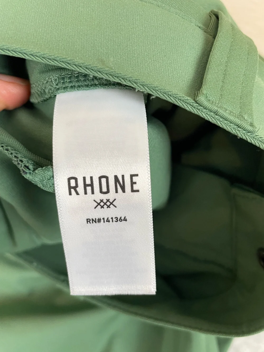 Rhône Momentum Men's Green Performance Shorts 30 x 6